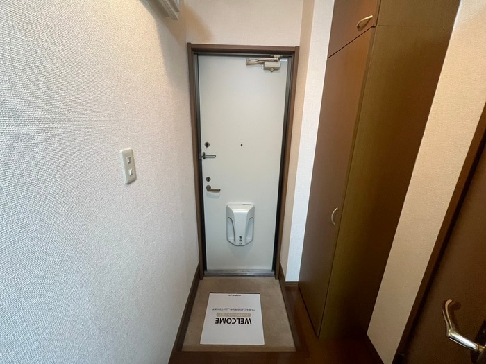 物件内観写真7　(玄関)