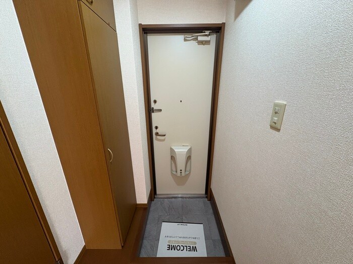物件内観写真14　(玄関)