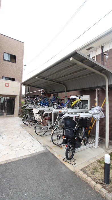 物件外観写真6　(駐輪場)