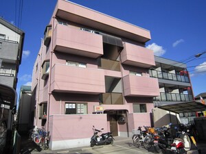 シャルマン三箇外観写真