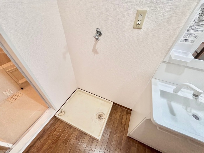 物件内観写真12　(洗濯機置場)