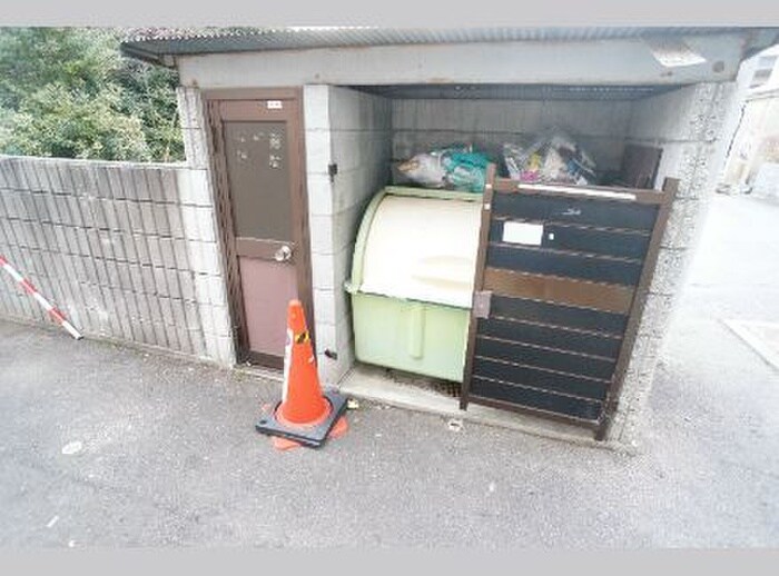 物件外観写真6　(建物設備)