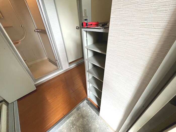 物件内観写真13　(玄関)