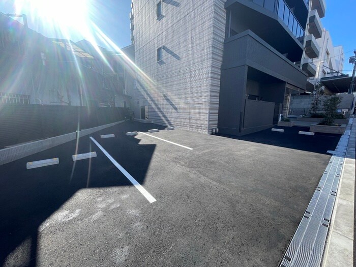 物件外観写真3　(駐車場)