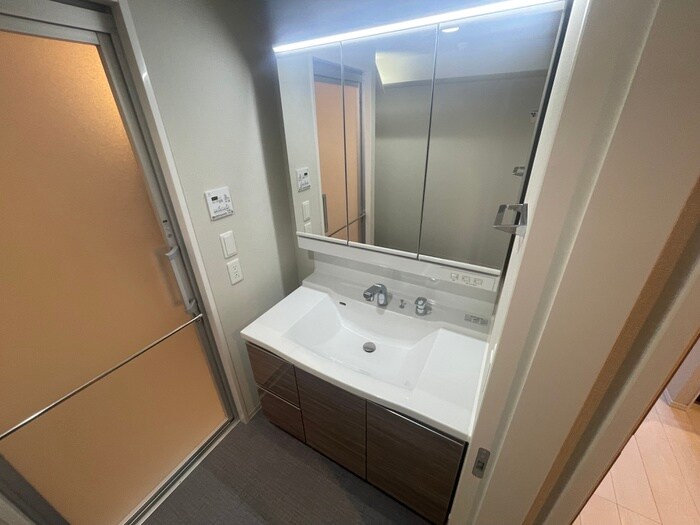 物件内観写真13　(洗面)