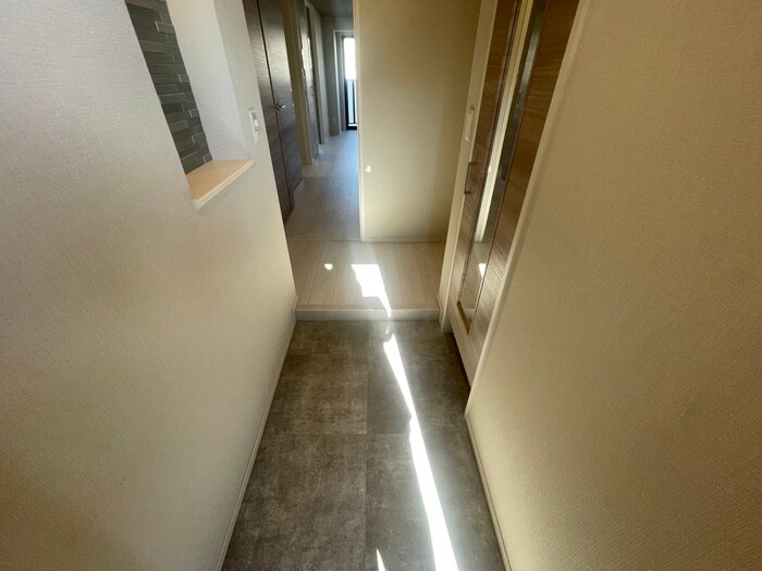 物件内観写真15　(玄関)