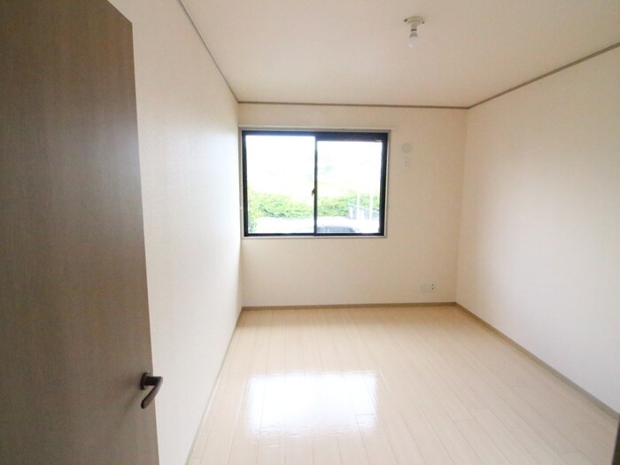 物件内観写真12　(居室)