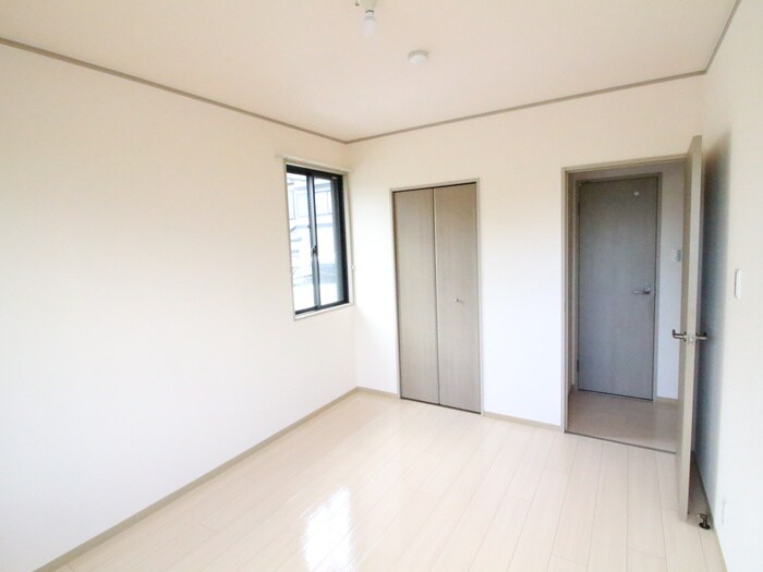 物件内観写真13　(居室)