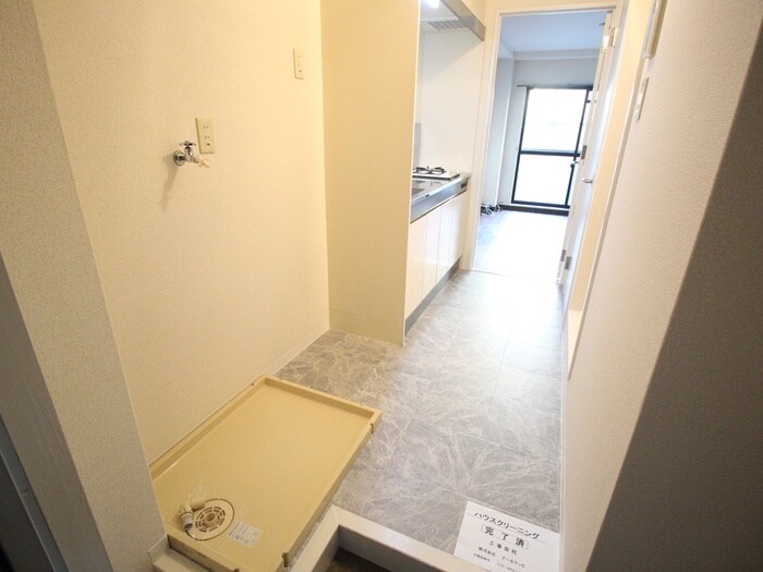 物件内観写真7　(玄関)