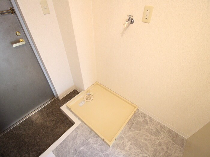 物件内観写真19　(洗濯機置場)