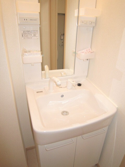 物件内観写真8　(洗面)