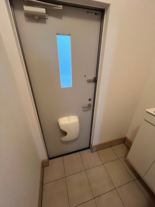 物件内観写真14　(玄関)