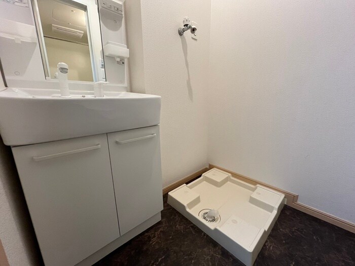 物件内観写真17　(洗濯機置場)