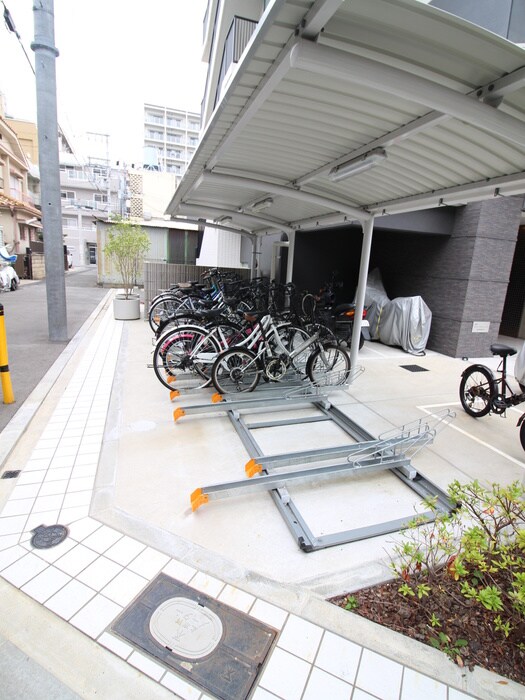 物件外観写真3　(駐輪場)