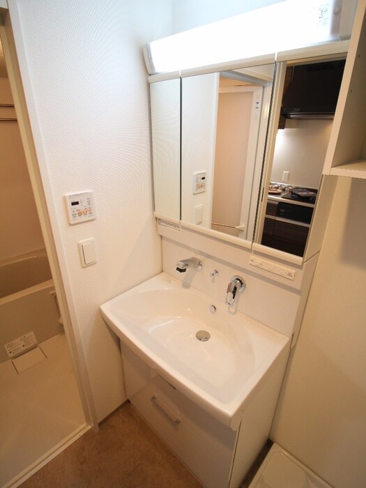 物件内観写真9　(洗面)