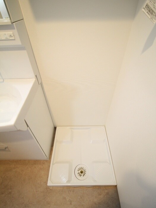 物件内観写真16　(洗濯機置場)