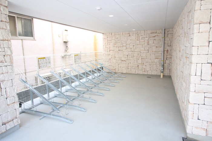 物件外観写真3　(駐輪場)