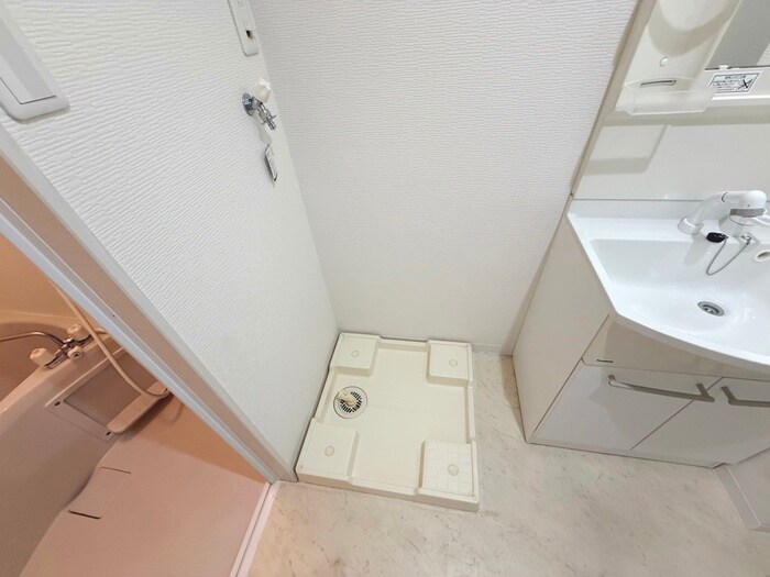 物件内観写真10　(洗濯機置場)