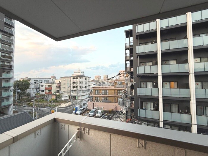 物件内観写真13　(室内からの展望)