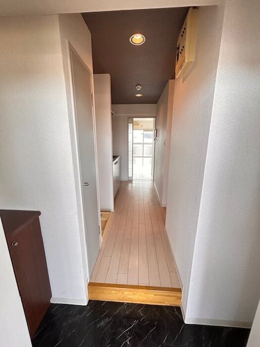 物件内観写真18　(廊下)