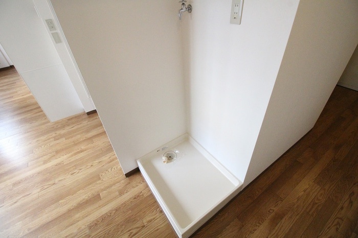 物件内観写真12　(洗濯機置場)