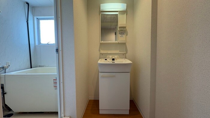 物件内観写真13　(洗面)