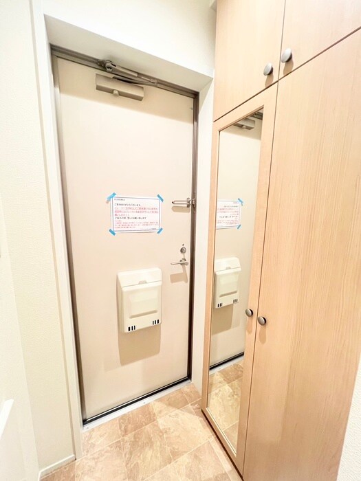 物件内観写真7　(玄関)