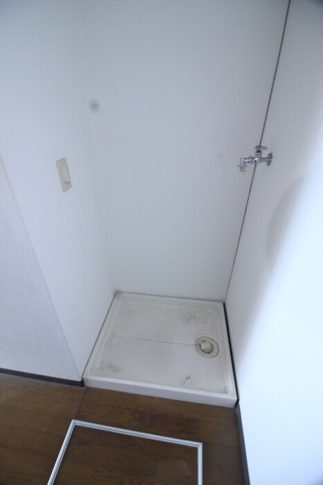 物件内観写真13　(洗濯機置場)