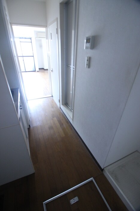 物件内観写真14　(廊下)