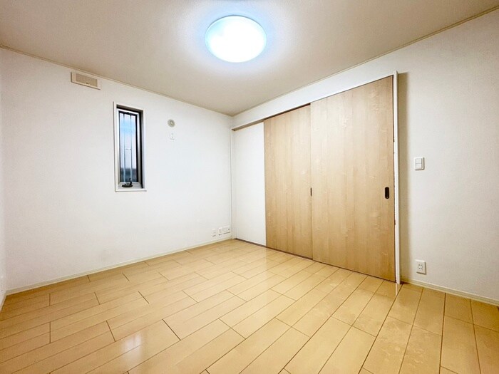物件内観写真8　(居室)