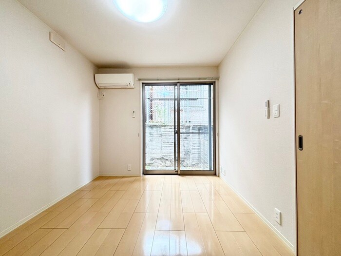 物件内観写真11　(居室)