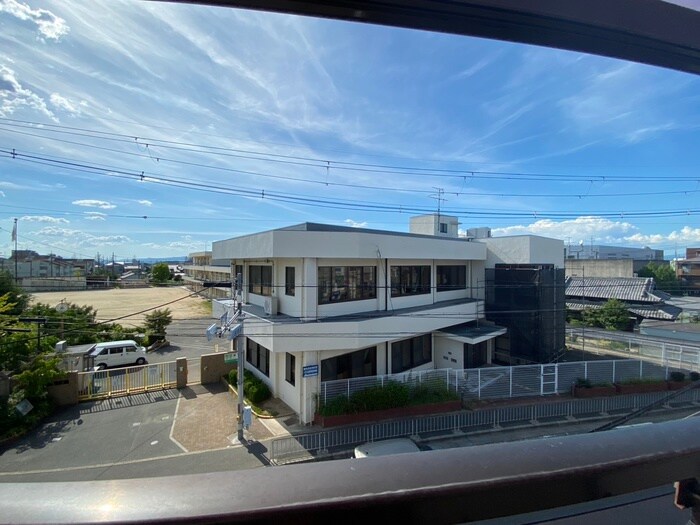 物件内観写真16　(室内からの展望)