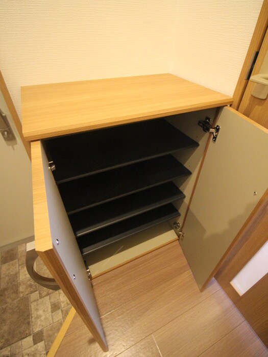 物件内観写真8　(靴箱)