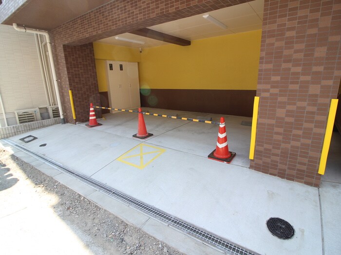 物件外観写真3　(駐車場)