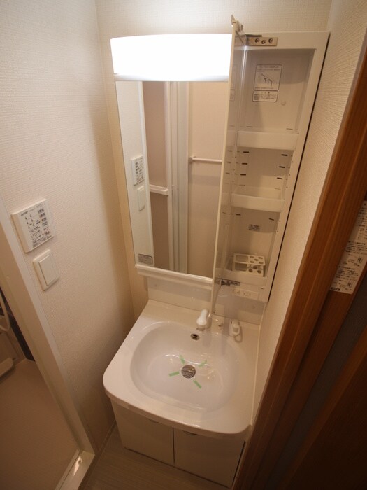 物件内観写真10　(洗面)