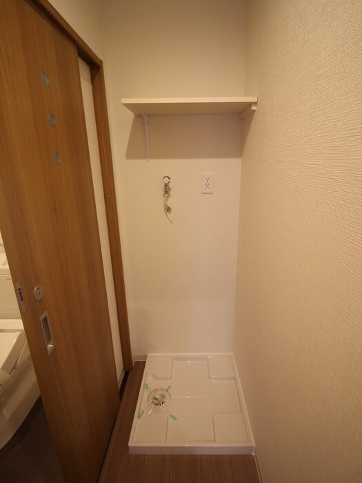 物件内観写真11　(洗濯機置場)