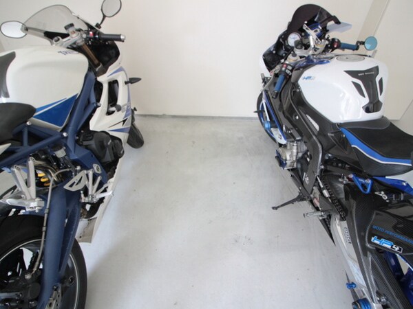 バイク置き場