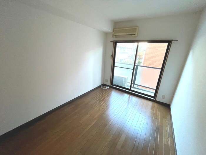 物件内観写真10　(居室)