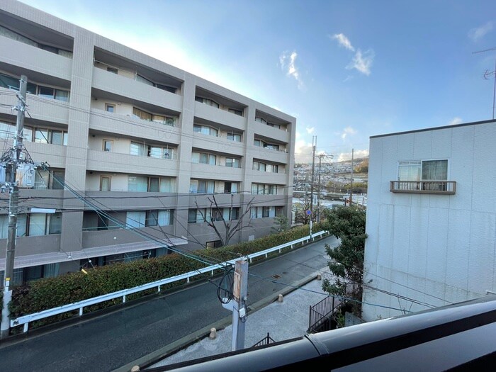 物件内観写真16　(室内からの展望)