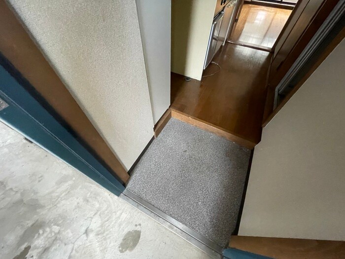 物件内観写真18　(玄関)