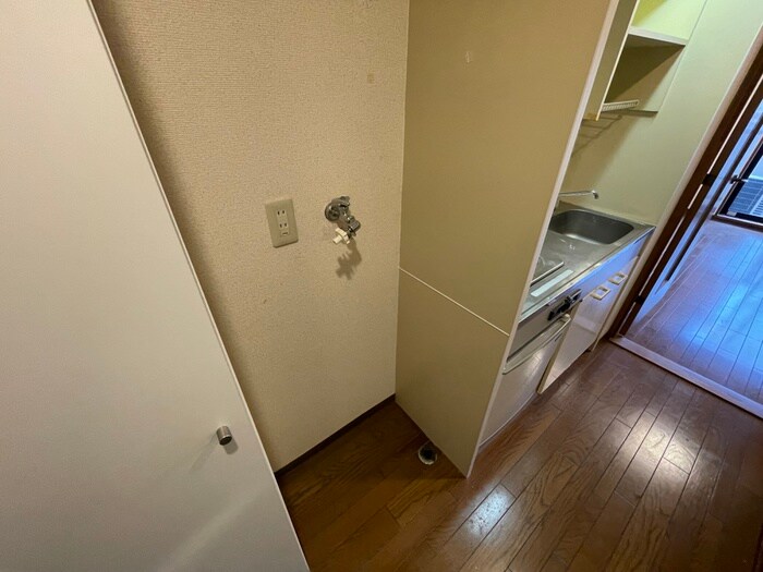 物件内観写真21　(洗濯機置場)