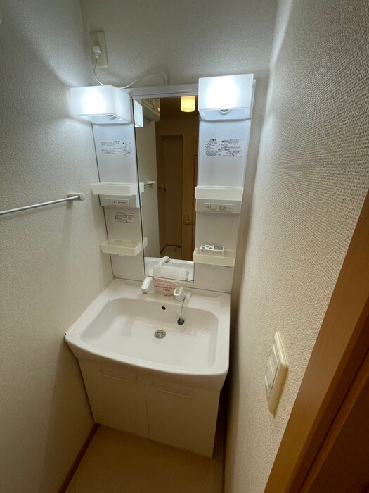 物件内観写真12　(洗面)