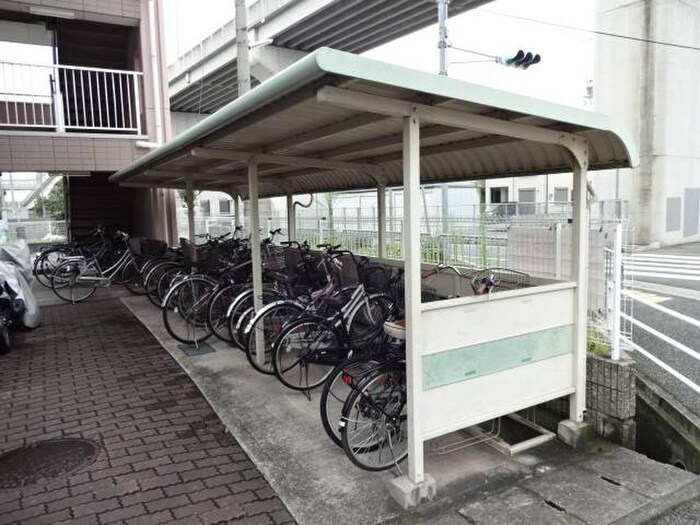 物件外観写真3　(駐輪場)