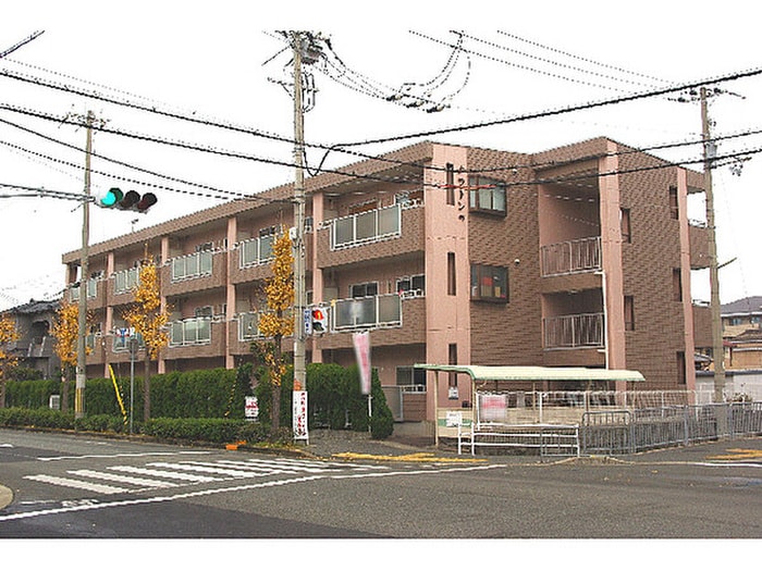 物件外観写真4　(エントランス部分)