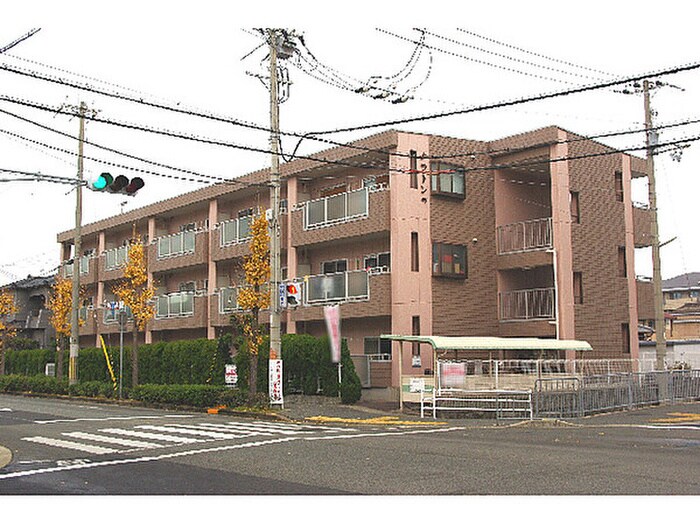 物件外観写真4　(エントランス部分)