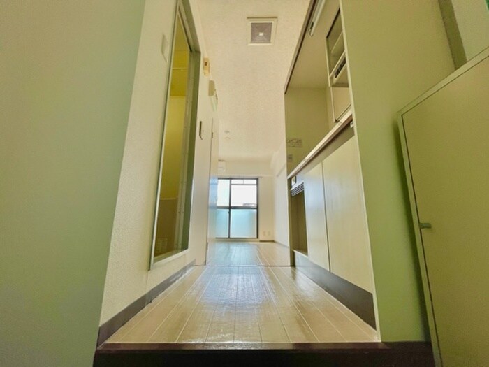 物件内観写真9　(廊下)