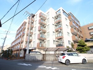 デアッシュ西京極外観写真