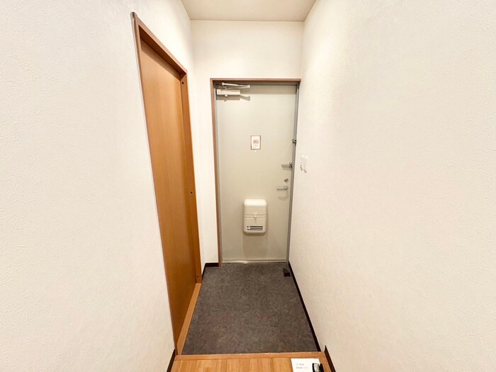 物件内観写真15　(玄関)