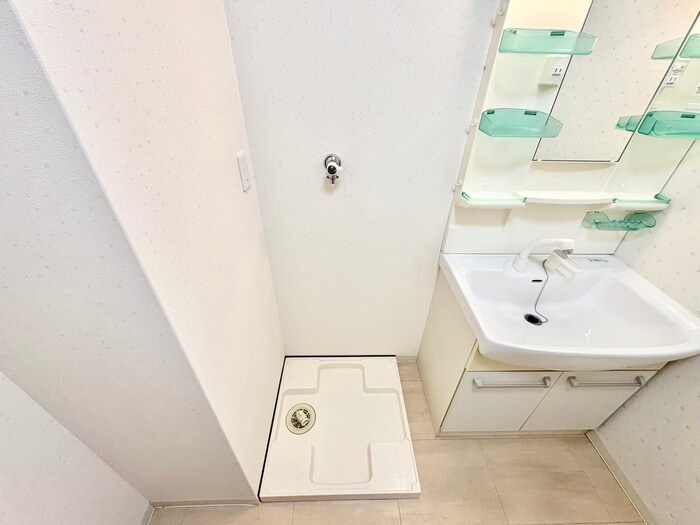 物件内観写真17　(洗濯機置場)