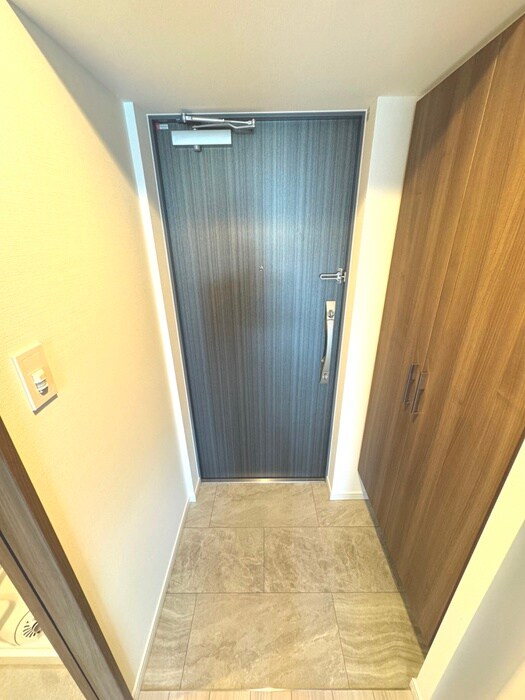 物件内観写真12　(玄関)